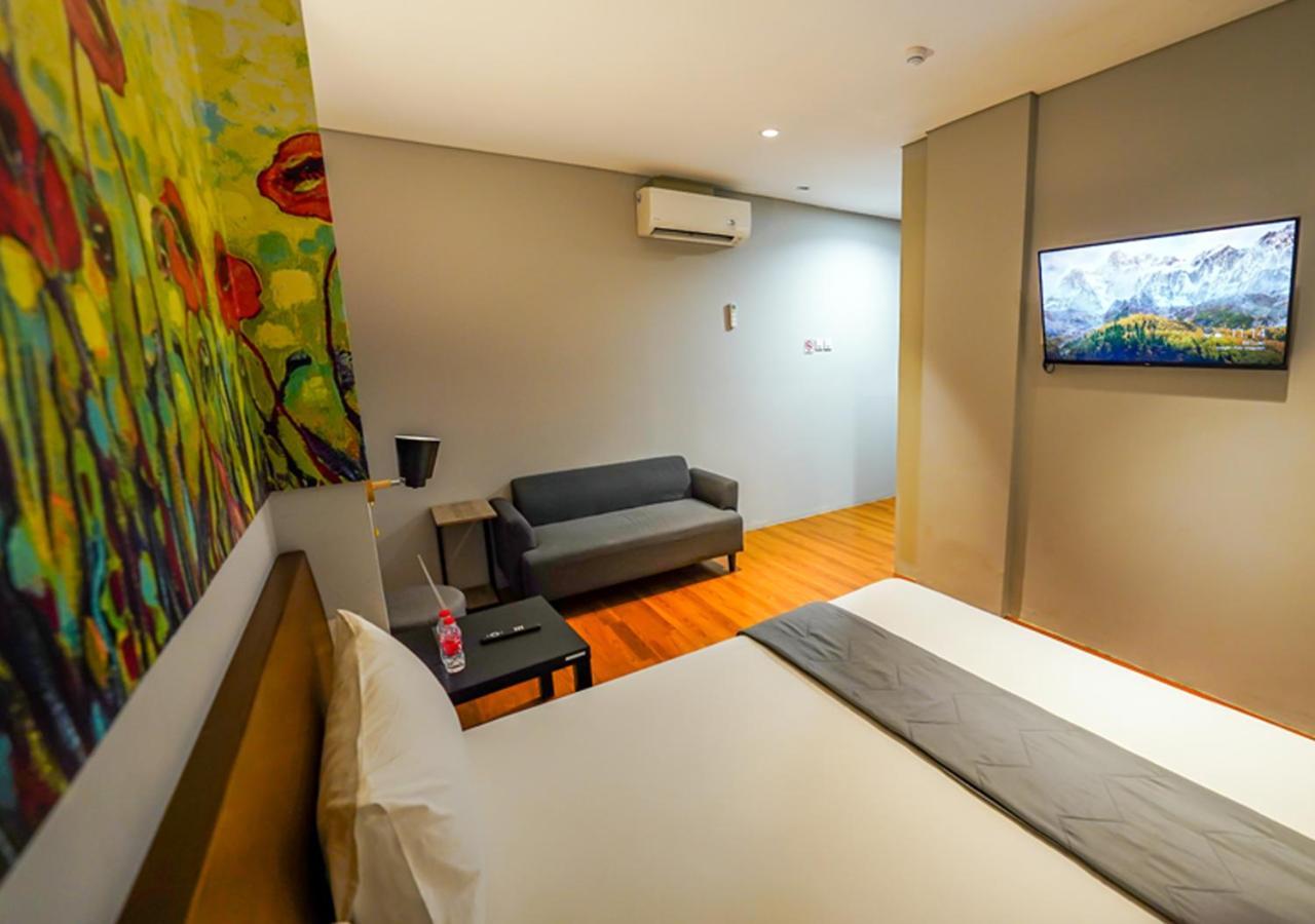 Kedaton 8 Xpress Padurenan Bagian luar foto